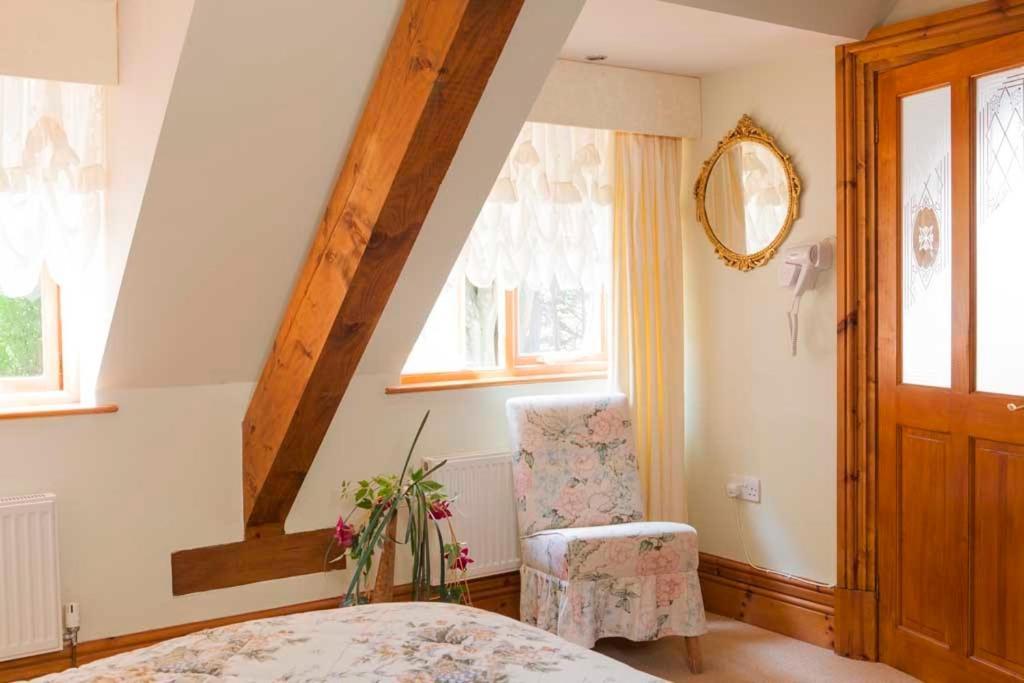 Hotel Little Red Rooster Rest Tenby Habitación foto
